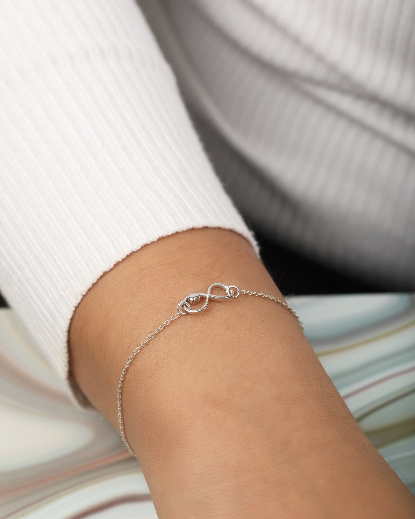 Infinity Knot Coeur Bracelet